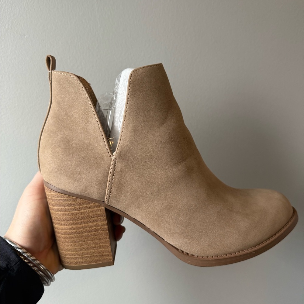 Ankle boots with heel